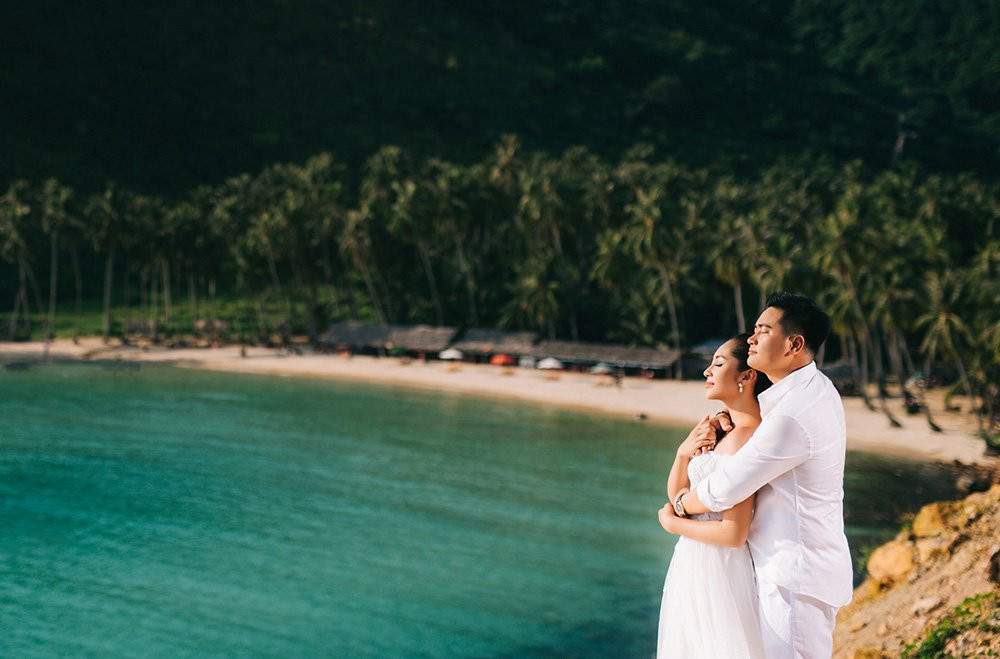 Và cả những cái ôm thật chặt.