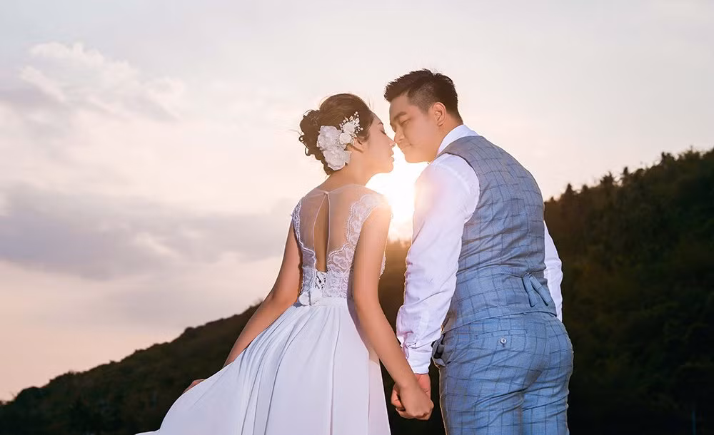 Khoảnh khắc lãng mạn của vợ chồng Đặng Thu Thảo.