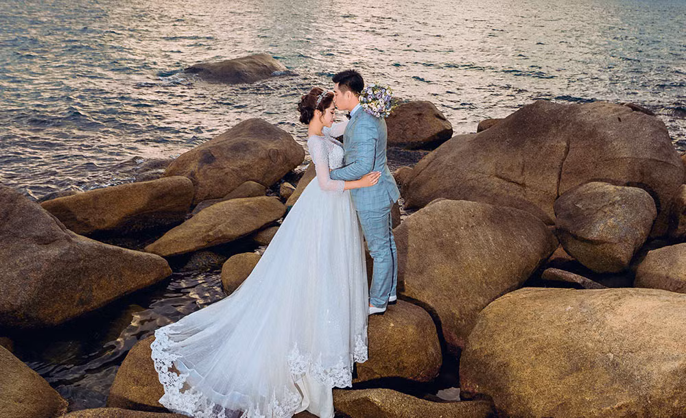 Đặng Thu Thảo bày tỏ sự may mắn khi có một ekip tận tâm thực hiện album ảnh cưới cho mình.