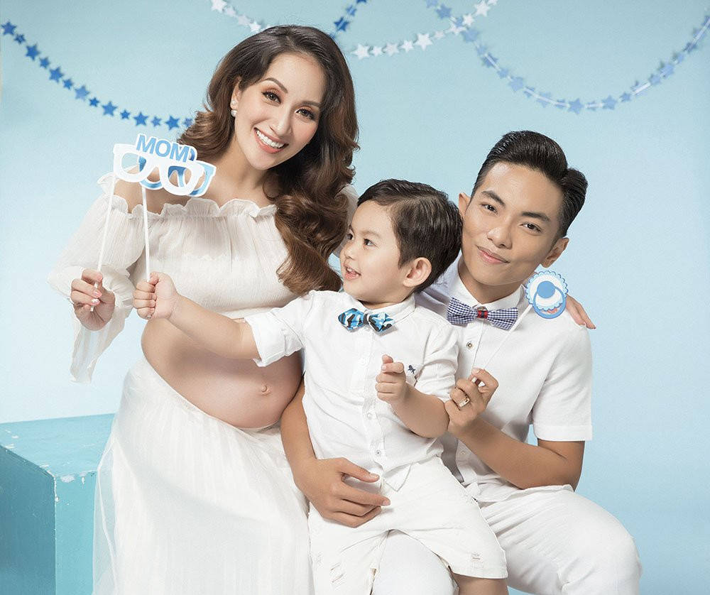 Mang bầu 8 tháng, Khánh Thi đã tăng thêm 10kg.