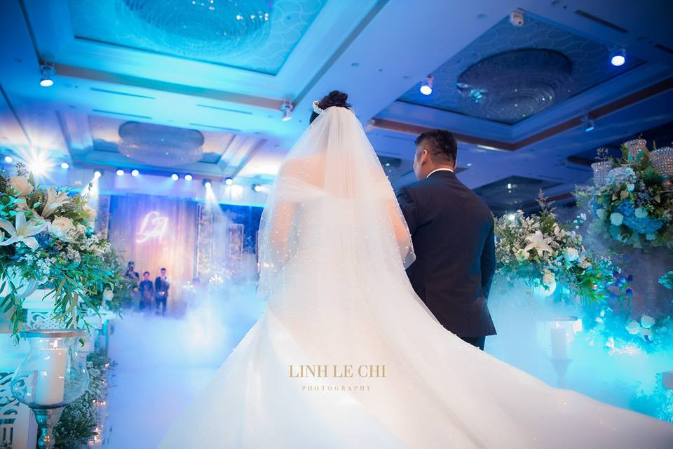 Khung cảnh lãng mạn trong đám cưới Tú Anh.