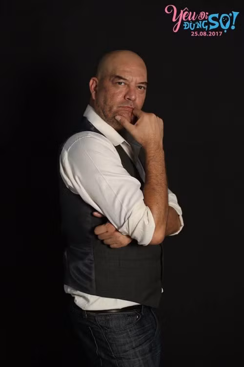 Đạo diễn Stephane Gauger.