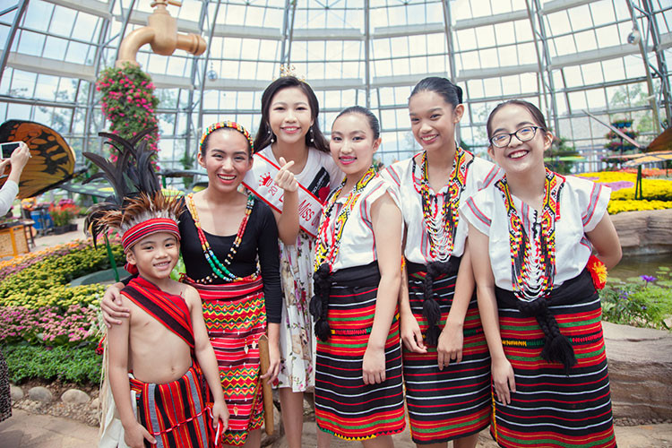 Đây là chương trình đặc biệt lần đầu tiên được tổ chức, truyền hình trực tiếp tại Nha Trang với sự tham gia của hơn 100 trẻ em biểu diễn nghệ thuật đến từ các nước: Trung Quốc, Nga, Indonesia, Thái Lan, Nhật Bản, Hàn Quốc, Philippines...