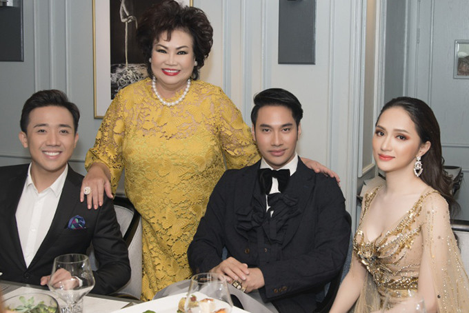 Nghệ sĩ Trấn Thành ra Đà Nẵng dự tiệc một mình, không có Hari Won đi cùng.