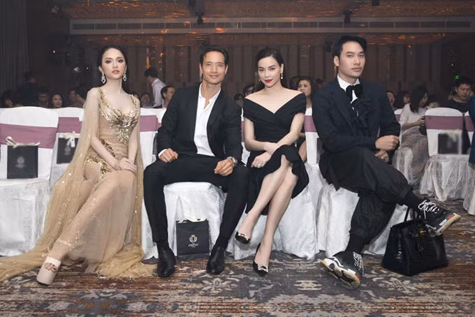 Một số nghệ sĩ nổi tiếng dự sự kiện khai trương ở Đà Nẵng, tối 27/3. Trong đó có Hoa hậu Hương Giang, diễn viên Kim Lý, ca sĩ Hồ Ngọc Hà, nhà thiết kế Lý Quí Khánh.