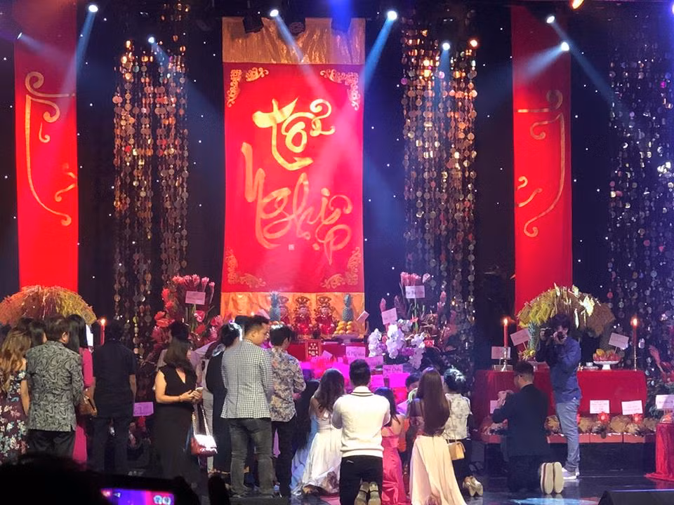 Không chỉ là ngày giỗ Tổ nghề truyền thống, đây cũng là dịp để các nghệ sỹ Việt có dịp hội ngộ, ôn lại kỷ niệm xưa và tâm sự về nghề.