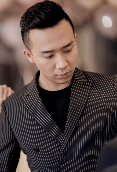 Trấn Thành trải qua quãng thời gian thị phi của sự cố “cấm sóng”.