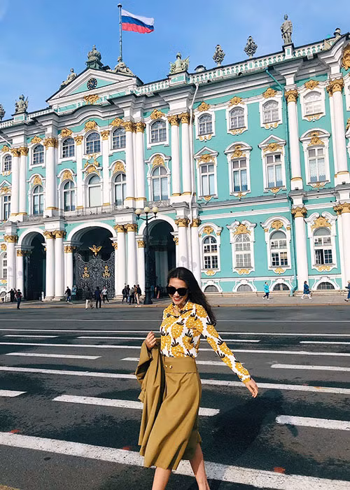 Top 8 Hoa hậu Liên lục địa - Miss Intercontinental 2017 Tường Linh gây ấn tượng với những set đồ sành điệu.