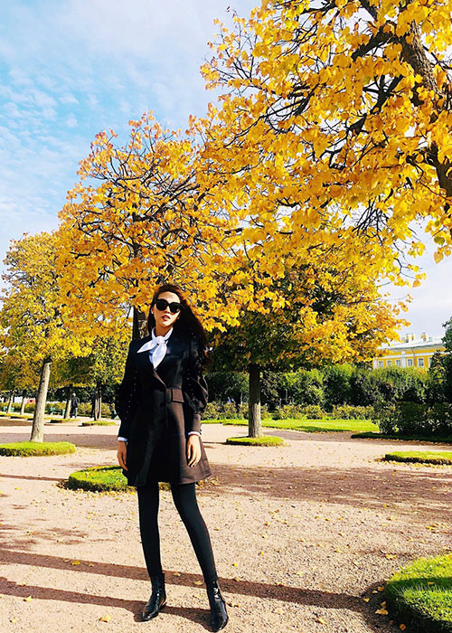 Tường Linh được đánh giá cao bởi vẻ đẹp hoàn hảo, tác phong làm việc chuyên nghiệp.