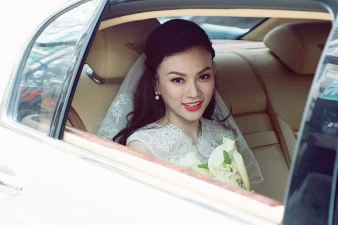 Năm 2014, Thu Thủy kết hôn với bạn trai lâu năm. Hình ảnh trong ngày cưới của cô nhận được nhiều phản hồi tích cực. Khán giả cho rằng theo thời gian Thu Thủy đẹp hơn. Dù vậy, cô vẫn giữ được nét tự nhiên vốn có.