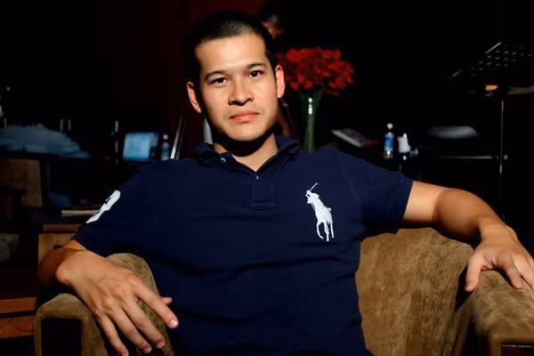 Đạo diễn Việt Tú.