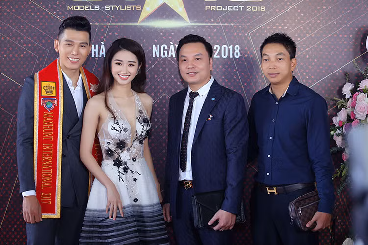 Thu Ngân sinh năm 1996, quê Hải Phòng. Cô được công chúng dành nhiều thiện cảm khi đăng quang Hoa hậu Bản sắc Việt toàn cầu 2016.