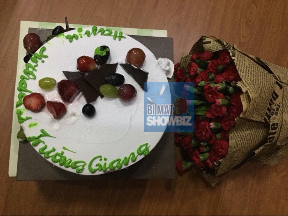 Cận cảnh món quà Nam Em tặng Trường Giang.
