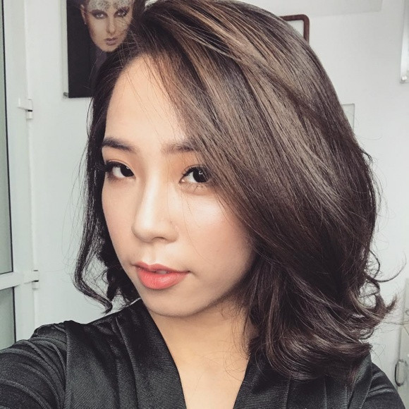 Nhan sắc của Phương Thảo được nhiều người đánh giá là xinh đẹp. Không chỉ sở hữu nụ cười "tỏa nắng" mà cô còn có đôi mắt rất đẹp.