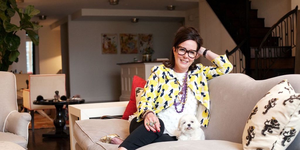 Kate Spade: Bà tên thật là Kate Brosnahan, sinh năm 1962 tại Kansas, Mỹ. Nhà thiết kế (NTK) nổi tiếng từ cuối thế kỷ 20 vừa tự tử tại nhà riêng ở Park Avenue, New York sáng 5/6 (giờ địa phương). Sự ra đi của bà để lại mất mát to lớn cho ngành thời trang thế giới.