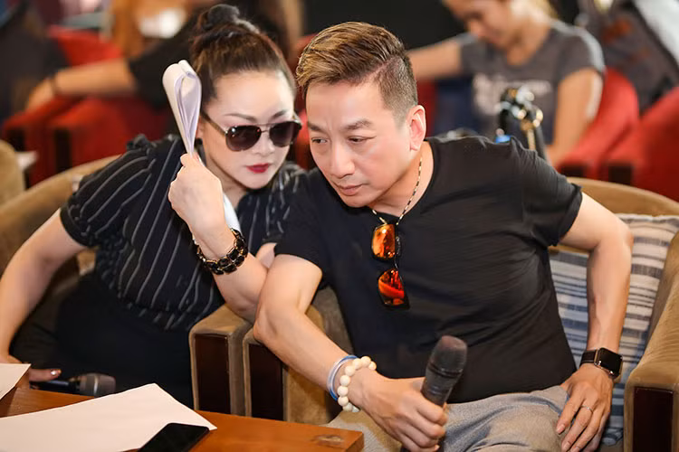 Giọng ca “Người tình mùa đông” nói vui, có lẽ vì lo lắng chuẩn bị cho liveshow nên cô đã sút vài kg.