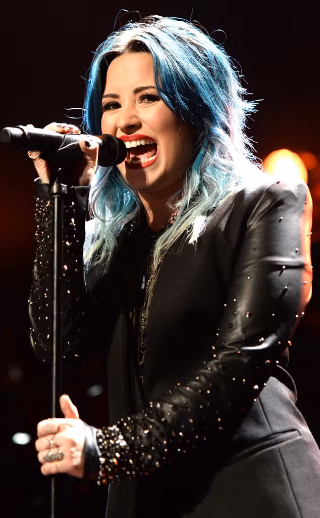 Ước mơ lớn nhất của Lovato là trở lại với âm nhạc. Tháng 7/2011, cô tung Skyscraper, ca khúc đầu tiên sau khi cai nghiện. Đây là bản ballad giàu cảm hứng và là một trong những hit lớn nhất sự nghiệp của cô.