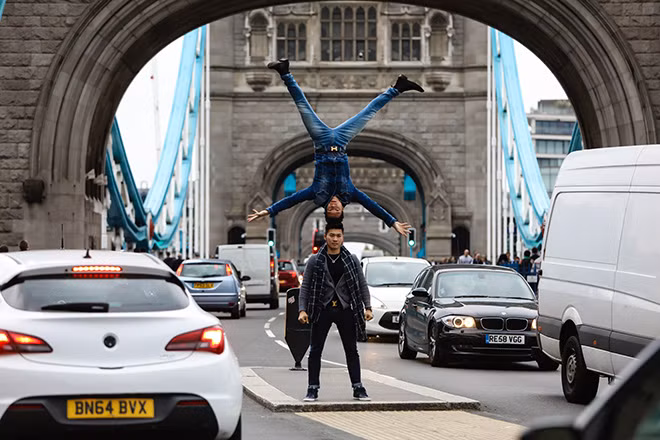 Suốt 15 năm, hai anh em Quốc Cơ - Quốc Nghiệp bền bỉ tập luyện, đánh đổi nhiều thứ, thậm chí suýt bỏ mạng để chinh phục bộ môn xiếc.