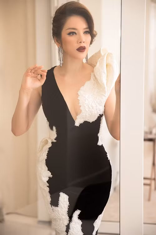 Trang sức Paolo Piovan là điểm nhấn không thể thiếu trong những bộ trang phục của Lý Nhã Kỳ tại LHP Cannes lần này.