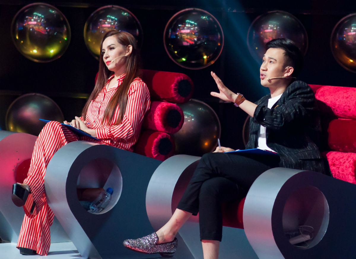 Dương Triệu Vũ ngồi ghế giám khảo "Ban nhạc quyền năng" cùng Phi Nhung.