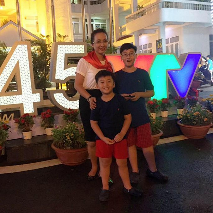 BTV Vân Anh từng bật khóc khi chia sẻ về quyết định rời VTV - nơi gắn bó với chị trong suốt 20 năm qua. Tuy nhiên, đã đến lúc chị cần phải rẽ sang một hướng khác, mở ra một hướng đi mới cho mình.