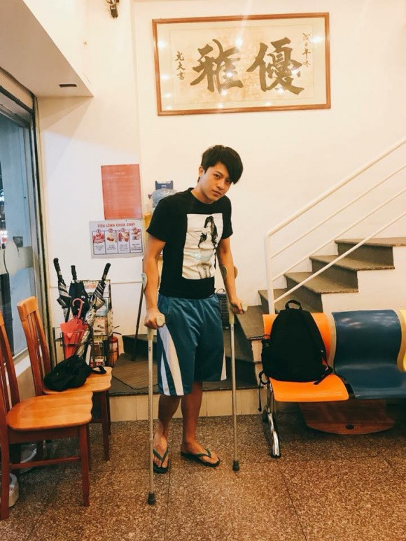 Sau tai nạn mới hồi phục, Harry Lu lại tiếp tục bị thương.