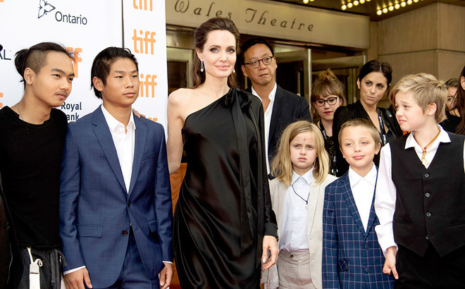 Angelina Jolie va Brad Pitt tam thoi dat thoa thuan nuoi con-Hinh-2