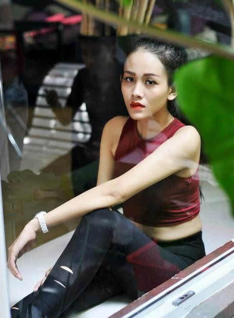 Người mẫu Kim Phượng cho rằng "tôi không bị điên" trước những lời phản bác của họa sĩ Ngô Lực.