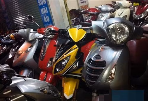 Hai lua sam xe may tay ga 400 trieu: Dai gia Nhat nga mu-Hinh-2