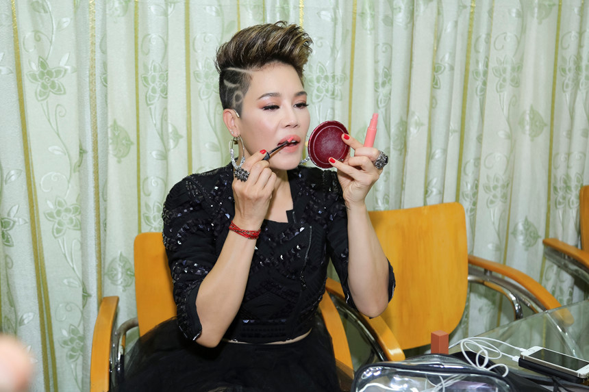 Huấn luyện viên Thu Phương xuất hiện với mái tóc đầy vẻ "nổi loạn". Nữ ca sĩ lần đầu để mái tóc pixies kết hợp undercut nam tính. Hình tượng mới của Thu Phương hoàn toàn khác biệt so với phong cách nữ tính trước đây.