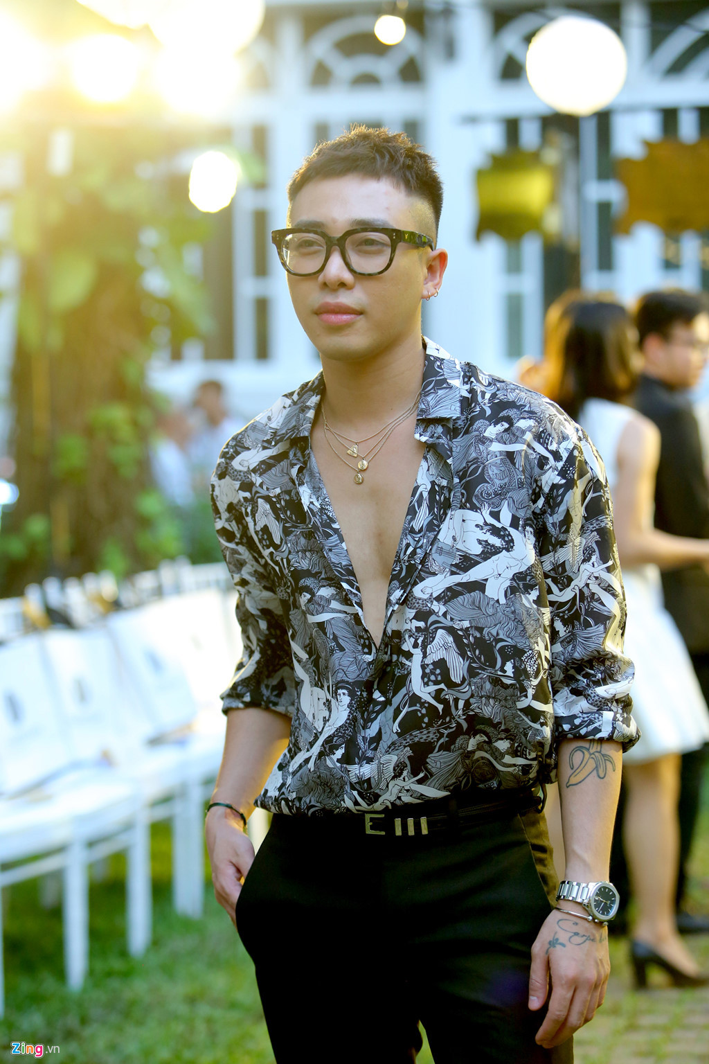 Stylist Hoàng Ku - người đứng sau chăm chút hình ảnh cho nhiều người đẹp Việt như Thanh Hằng, Hoàng Thùy Linh, Angela Phương Trinh... và mới đây là Hoa hậu Mỹ Linh.