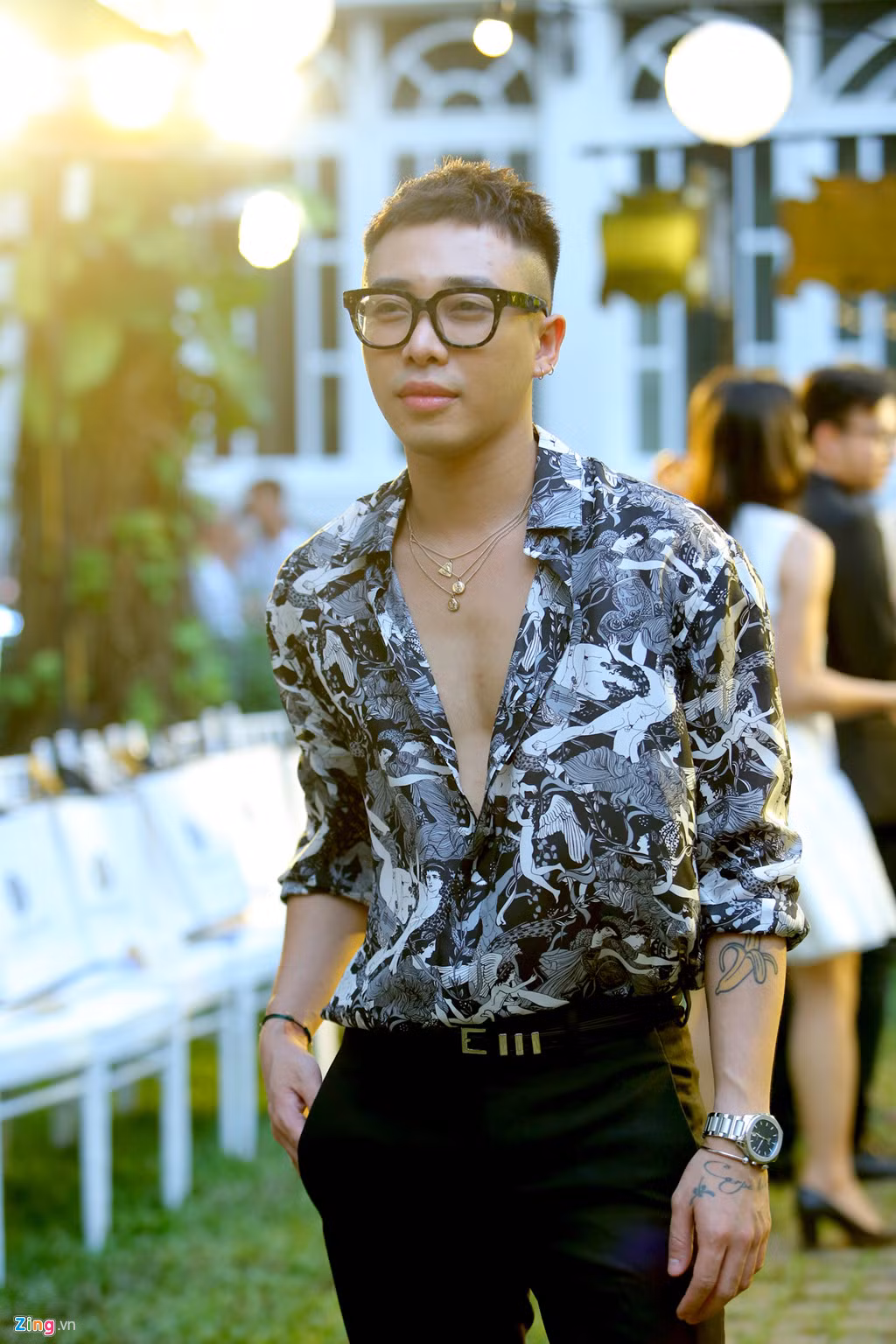 Stylist Hoàng Ku - người đứng sau chăm chút hình ảnh cho nhiều người đẹp Việt như Thanh Hằng, Hoàng Thùy Linh, Angela Phương Trinh... và mới đây là Hoa hậu Mỹ Linh.