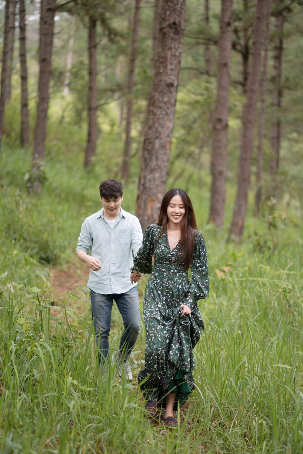 Bài hát được lồng ghép khéo léo vào phim để bổ trợ và thực hiện đúng vai trò là phần OST của phim ngắn chứ ê-kíp không thực hiện theo định dạng như phim ca nhạc.