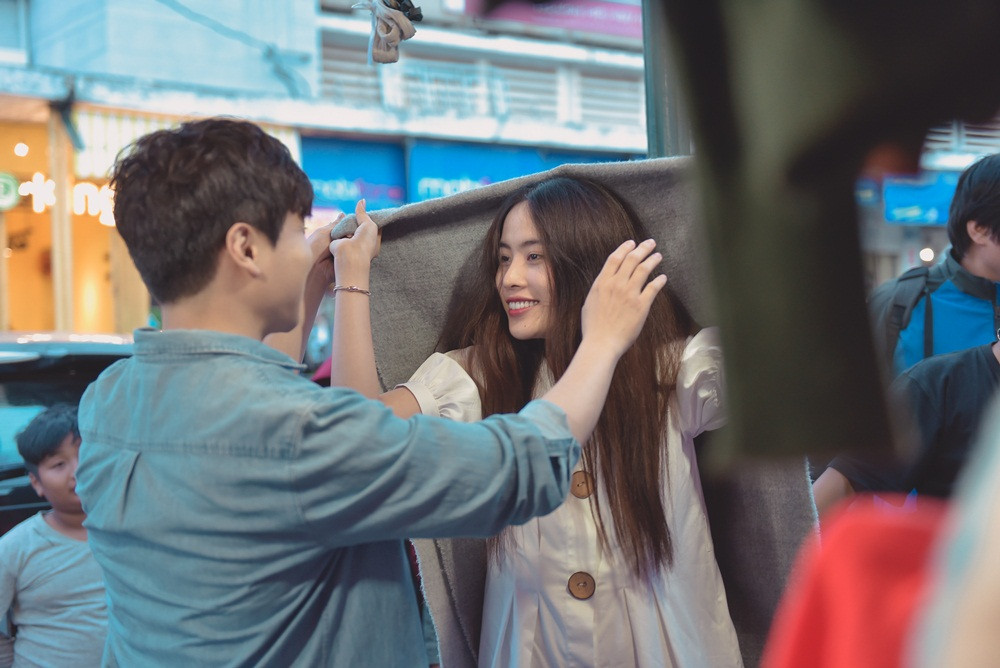 Bộ phim "Gọi tên nỗi đau" đã được tiến hành sản xuất, quay, làm hậu kỳ trong vỏn vẹn một tháng trời.