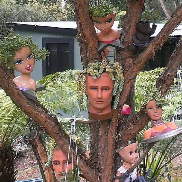 Hoặc trở thành mái tóc hết sức phù hợp cho những anh chàng búp bê điển trai.