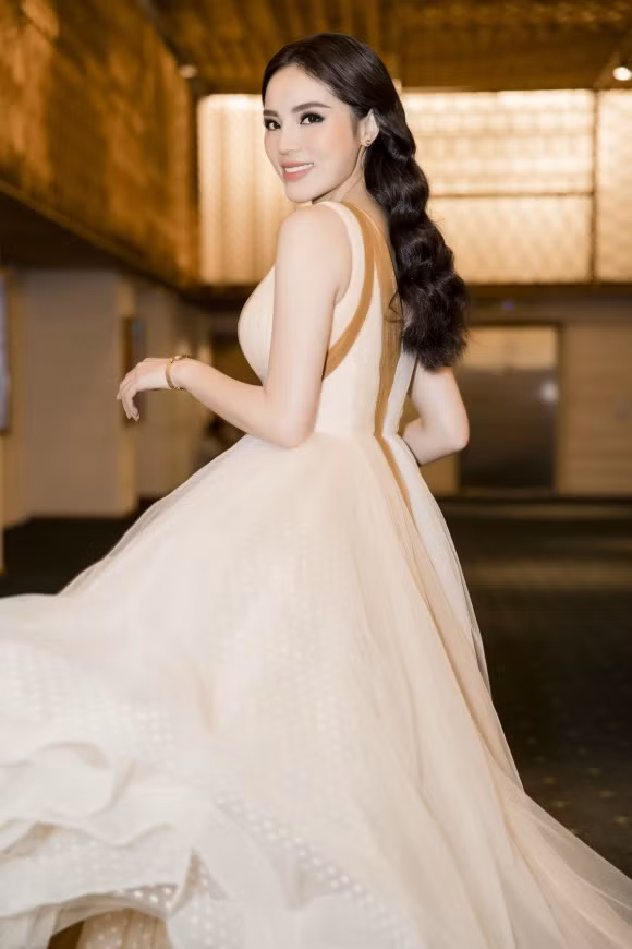 Hình ảnh xinh đẹp của Kỳ Duyên tại sự kiện.