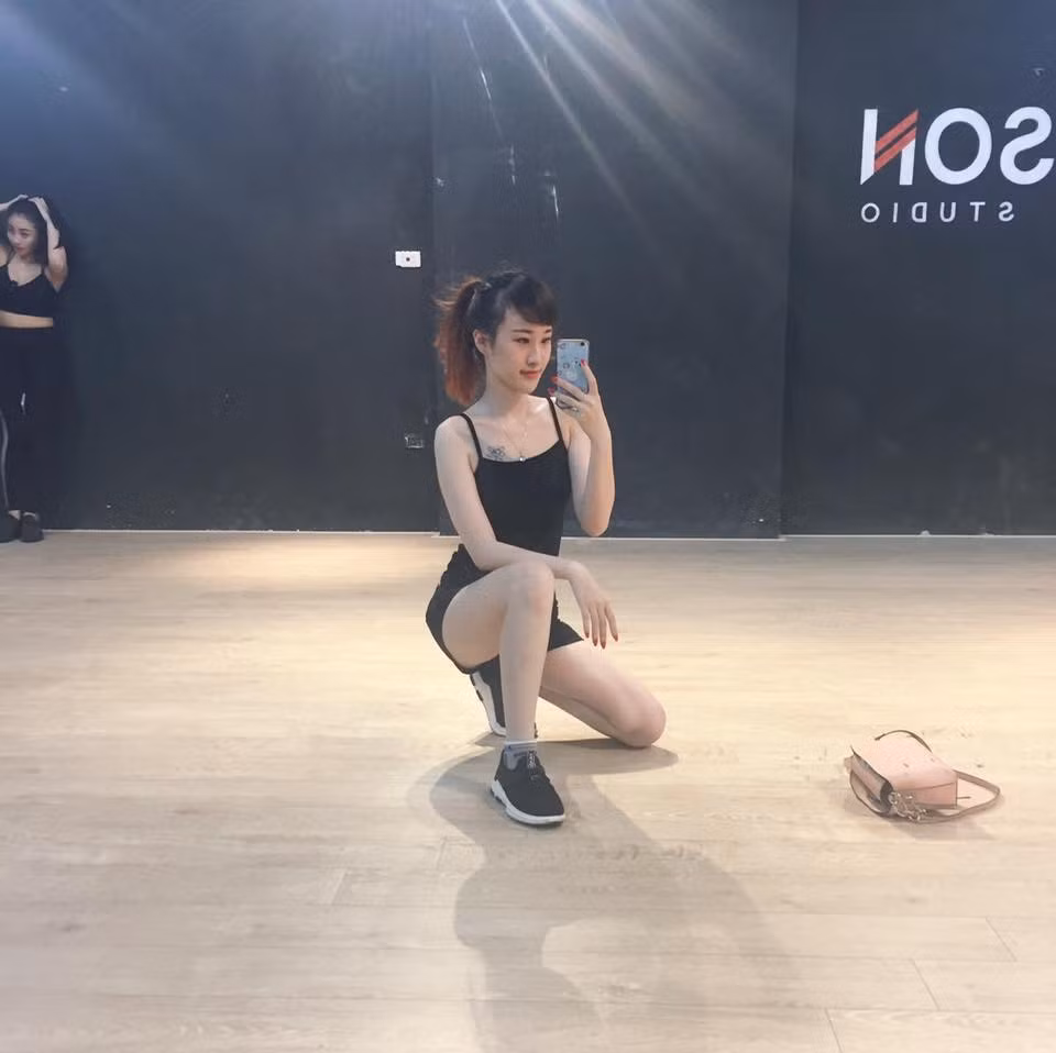 Thường ngày, con gái Hoa Thúy vẫn chăm chỉ đến phòng tập để rèn luyện sức khỏe.