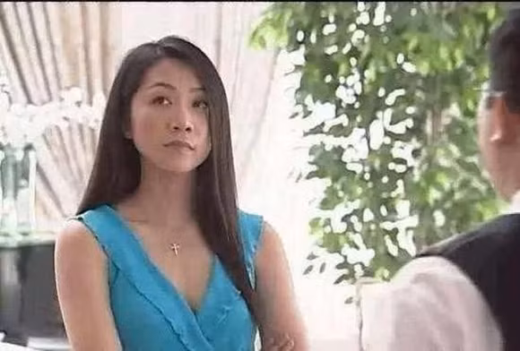 Bộ phim truyền hình Đài Loan Vườn sao băng ra mắt năm 2001 đã giúp nhiều diễn viên trở thành ngôi sao nổi tiếng. Bên cạnh những cái tên như Từ Hy Viên, Ngôn Thừa Húc, Châu Du Dân, Ngô Kiến Hào... còn có nữ diễn viên Từ Hoa Phượng.