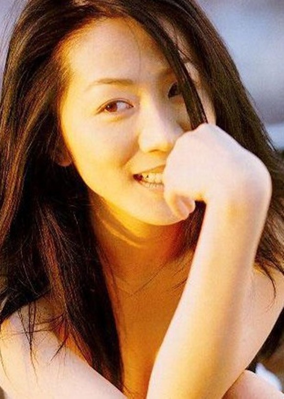 Cô bắt đầu được chú ý khi thể hiện vai phụ trong tác phẩm kinh điển của Quỳnh Dao - Mai hoa tam lộng chi Thủy vân gian. Ngoài ra, Từ Hoa Phượng còn góp mặt trong nhiều bộ phim truyền hình đáng chú ý như Đền lồng đỏ treo cao, Bao Thanh Thiên...