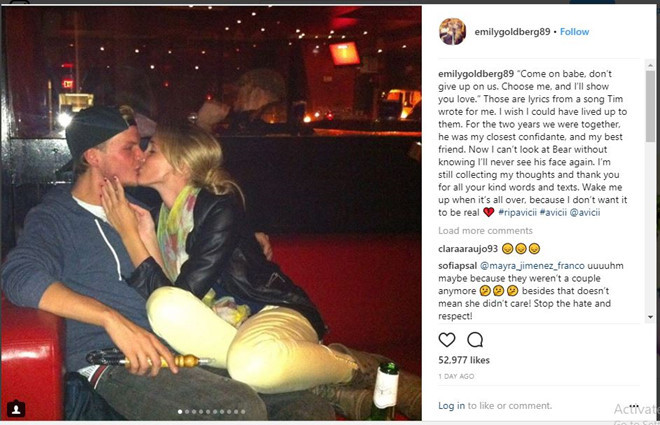 Emily chia sẻ nhiều bức ảnh bên Avicii thời còn mặn nồng. Cô đau xót vì sự ra đi đột ngột của bạn trai cũ.