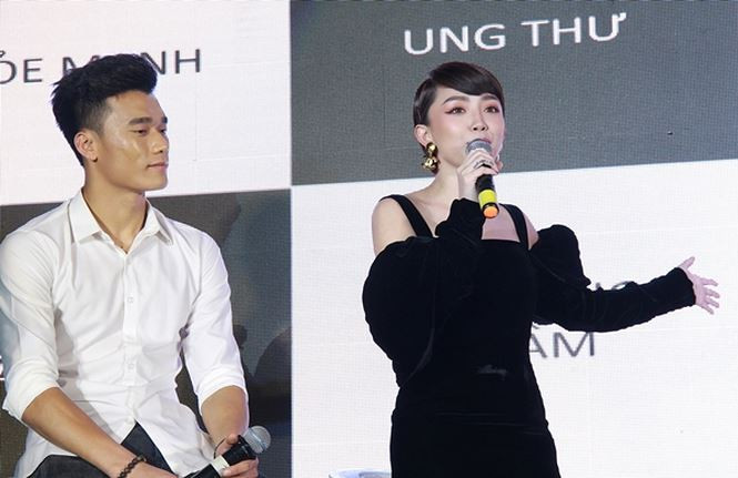 Cả hai giao lưu với khán giả, chia sẻ về những giá trị sống, kêu gọi mọi người chăm sóc sức khỏe cho chính mình tốt hơn.