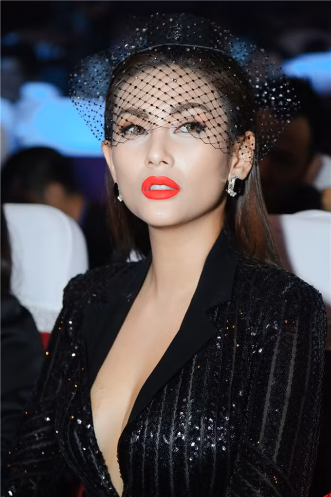 Sieu mau Vo Hoang Yen cong khai co ban trai hon 4 tuoi?