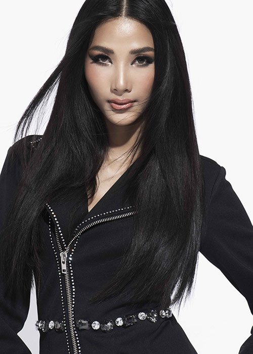 Không thể phủ nhận Hoàng Thùy ngày càng xinh đẹp nhất là sau khi cô đoạt ngôi vị Á hậu Hoàn vũ Việt Nam 2017.