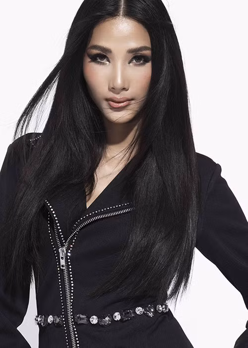 Không thể phủ nhận Hoàng Thùy ngày càng xinh đẹp nhất là sau khi cô đoạt ngôi vị Á hậu Hoàn vũ Việt Nam 2017.