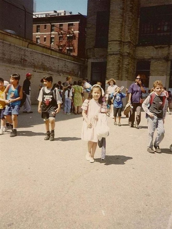 Trong loạt ảnh lúc còn nhỏ có thể thấy, Ngô Phương Lan sở hữu ngoại hình đáng yêu, nụ cười sáng.