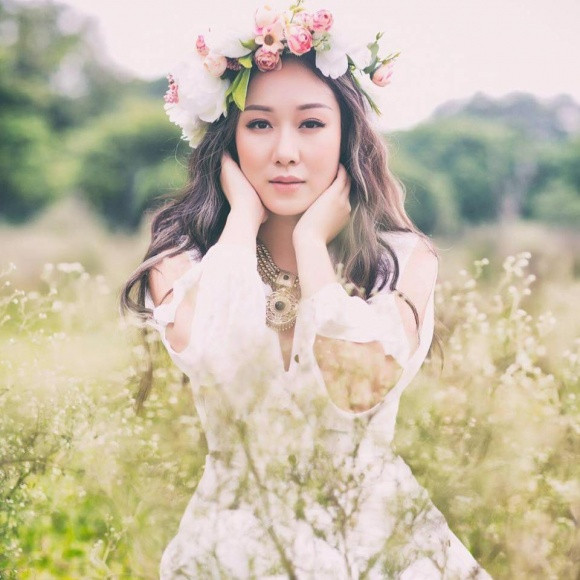 Nhan sắc xinh đẹp mặn mà của Hoa hậu Ngô Phương Lan.