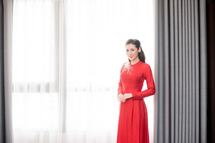 Sau khi đón dâu vào 15h chiều nay, Tú Anh và chồng sẽ tổ chức tiệc chiêu đãi vào lúc 18h tại một trung tâm tiệc cưới ở Long Biên, Hà Nội. Đám cưới Tú Anh sẽ quy tụ dàn sao khủng đến tham dự.