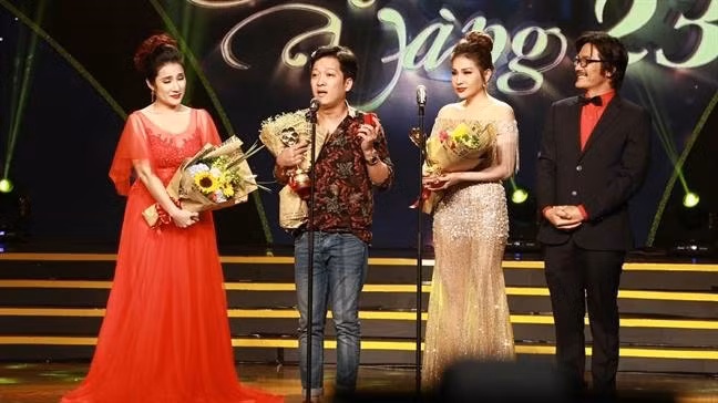 Màn phát biểu của Trường Giang kéo dài hơn 7 phút truyền hình trực tiếp. Ảnh: Báo phụ nữ