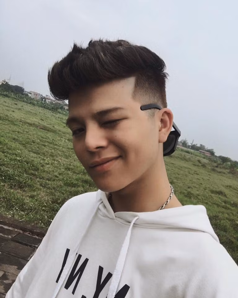 Quang Anh càng lớn càng đẹp trai hơn.