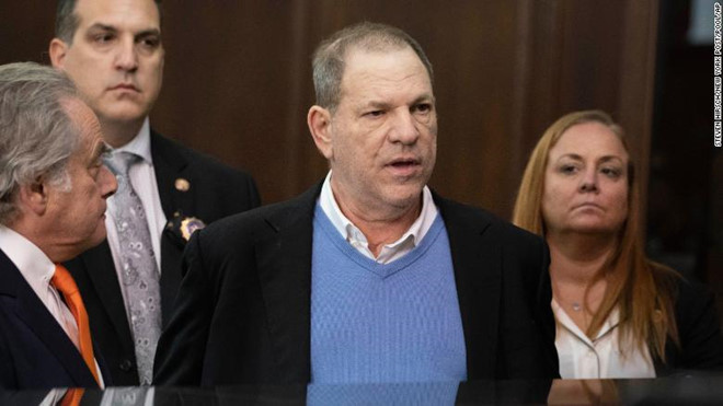 Harvey Weinstein giữ quyền im lặng trong phiên điều trần.